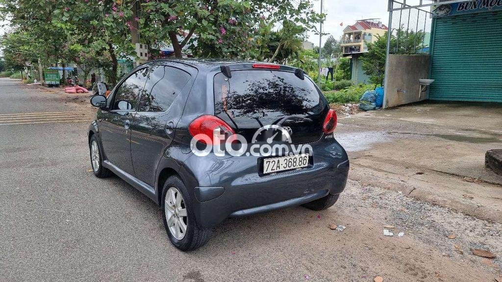 Toyota Aygo 2005 - Cần bán lại xe Toyota Aygo năm 2005, màu xám, xe nhập