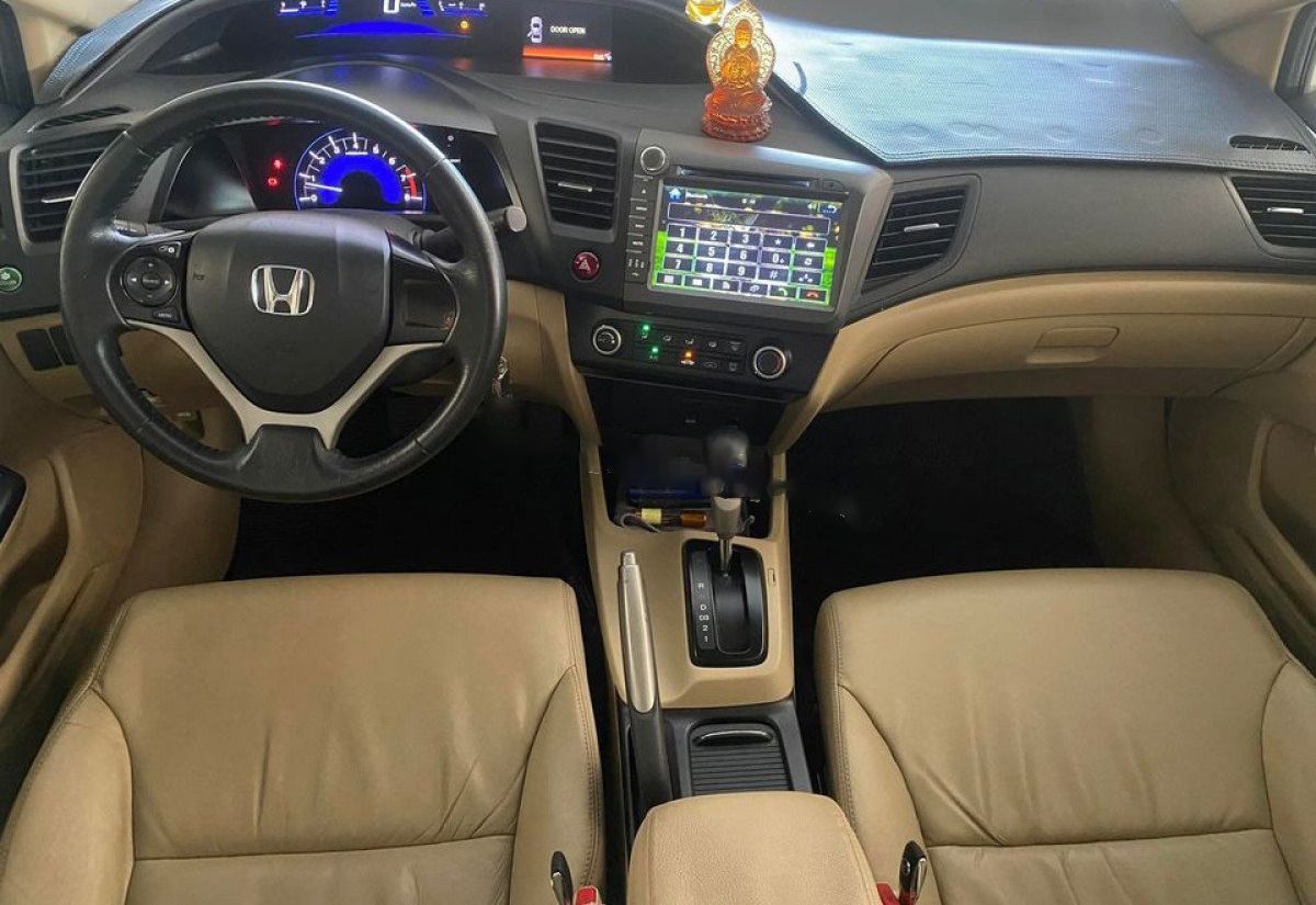 Honda Civic   1.8 AT 2015 - Cần bán gấp Honda Civic 1.8 AT sản xuất năm 2015, màu trắng