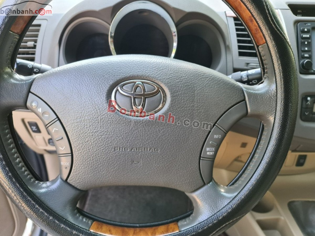 Toyota Fortuner 2009 - Bán Toyota Fortuner sản xuất năm 2009, màu bạc