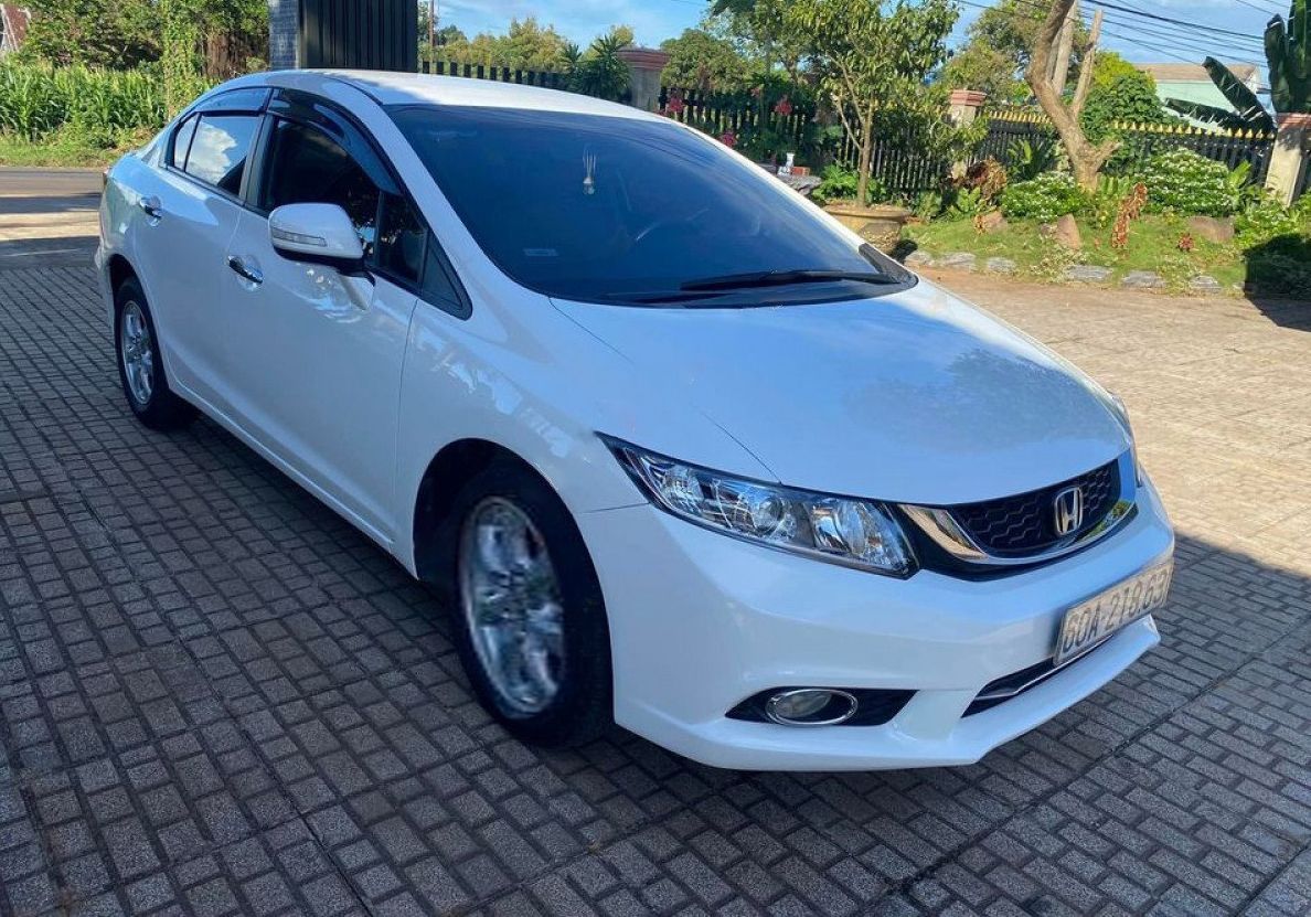 Honda Civic   1.8 AT 2015 - Cần bán gấp Honda Civic 1.8 AT sản xuất năm 2015, màu trắng