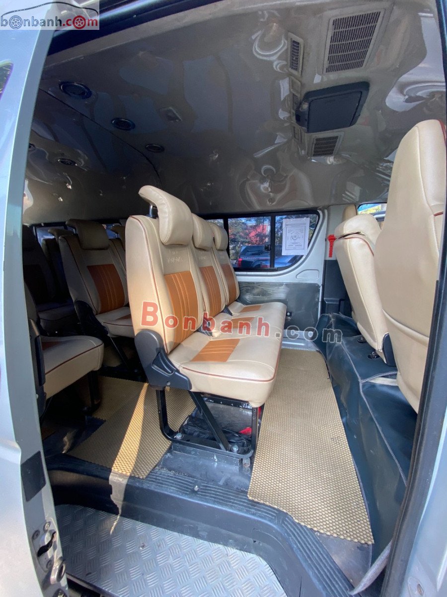 Toyota Hiace 2013 - Bán xe Toyota Hiace đời 2013, nhập khẩu