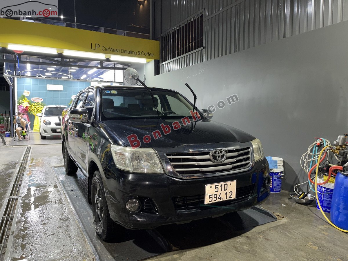 Toyota Hilux 2012 - Cần bán lại xe Toyota Hilux 2012, màu đen, nhập khẩu