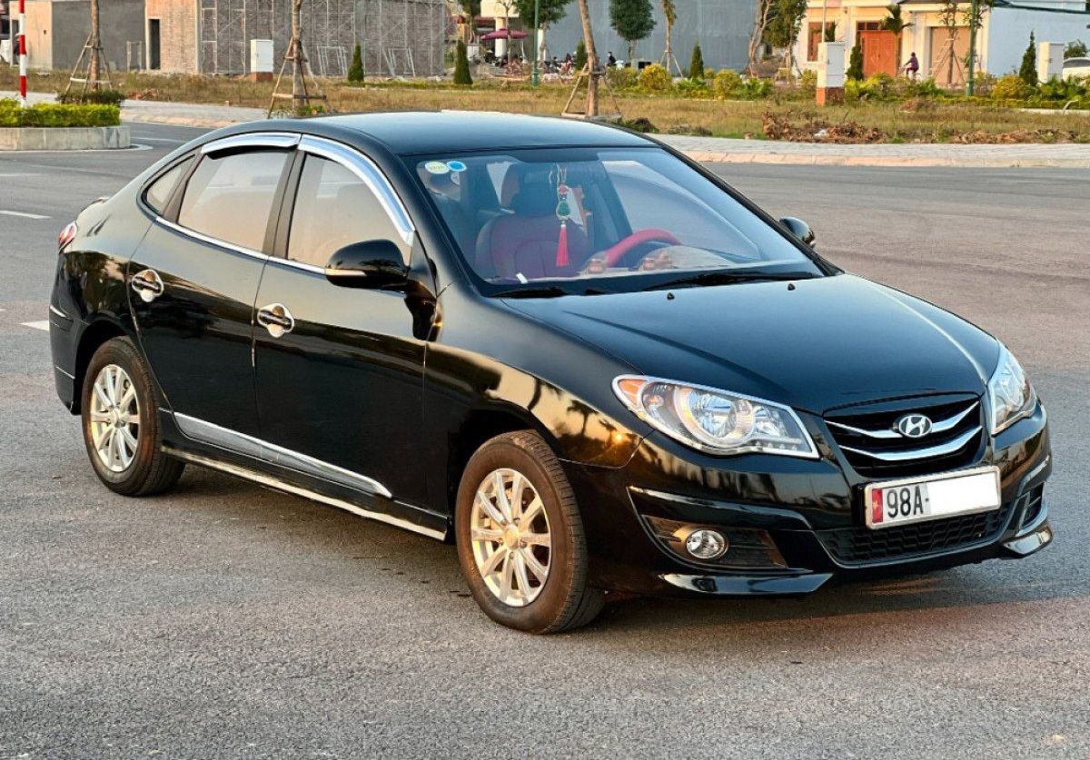 Hyundai Avante   1.6 MT 2014 - Bán Hyundai Avante 1.6 MT đời 2014, màu đen như mới