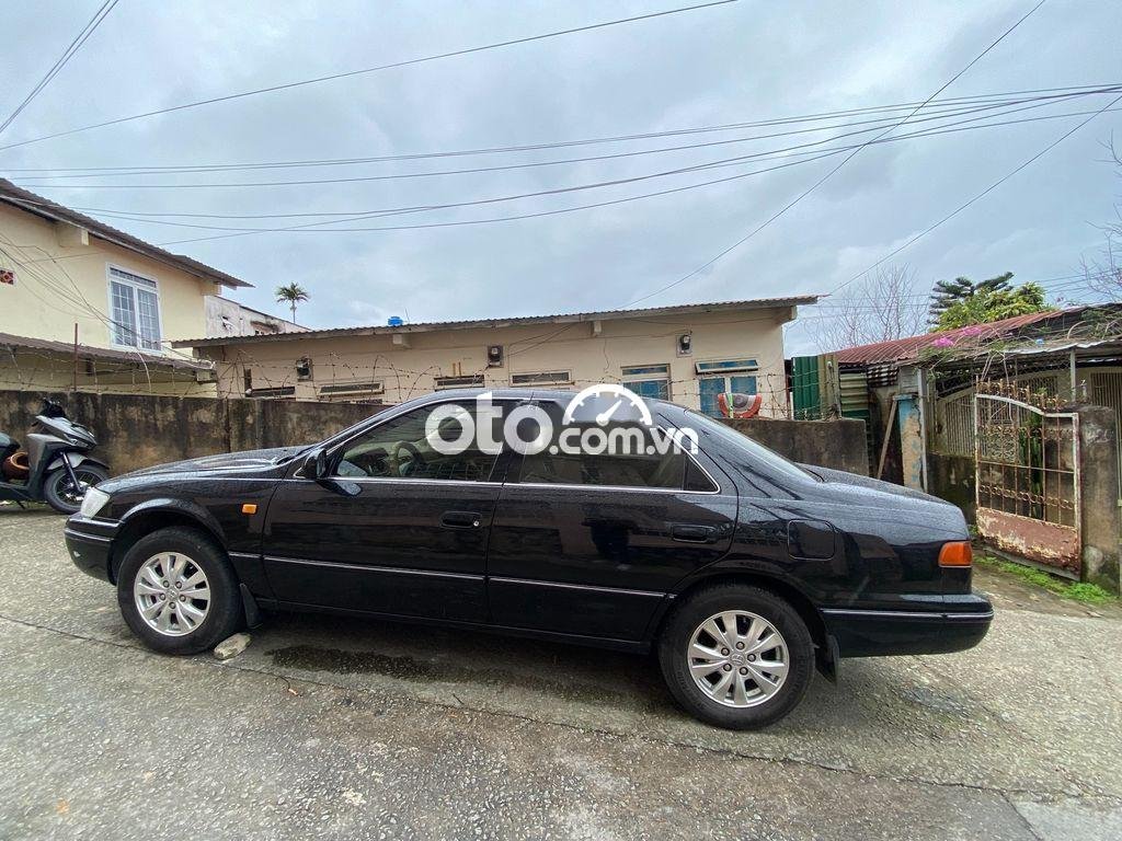 Toyota Camry   1998 - Cần bán xe Toyota Camry sản xuất 1998