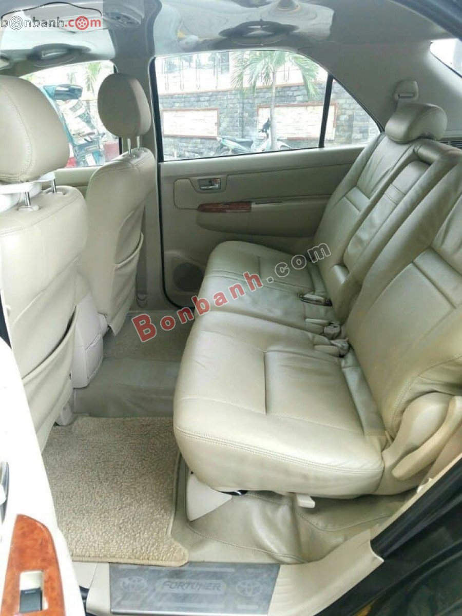 Toyota Fortuner   2.7V 4X4 AT  2010 - Cần bán Toyota Fortuner 2.7V 4X4 AT 2010, màu đen 