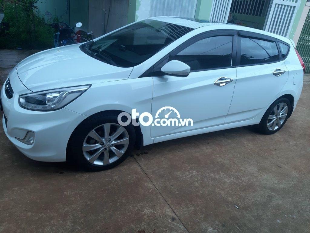 Hyundai Accent  Blue 2015 - Bán ô tô Hyundai Accent Blue 2015, màu trắng, nhập khẩu giá cạnh tranh