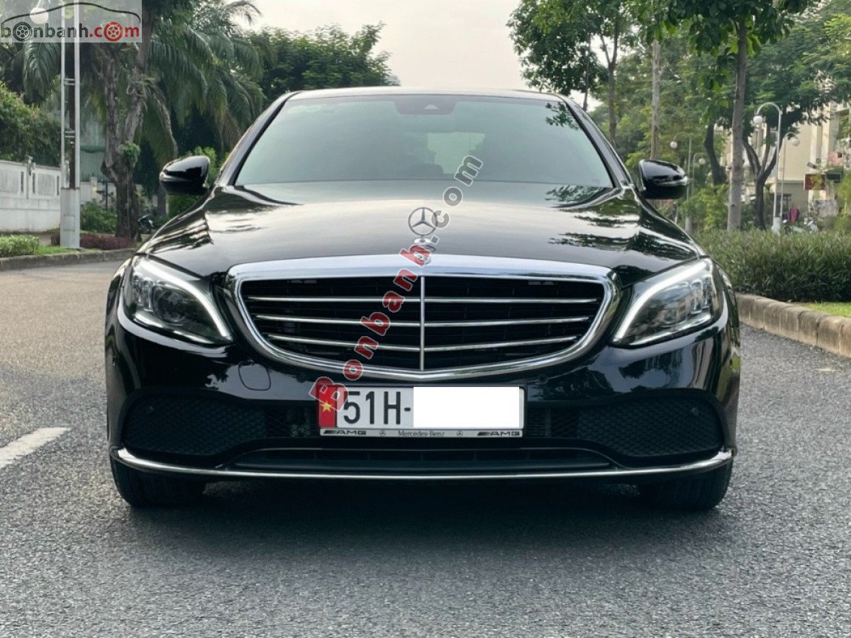 Mercedes-Benz 2019 - Cần bán Mercedes C200 Exclusive đời 2019, màu đen