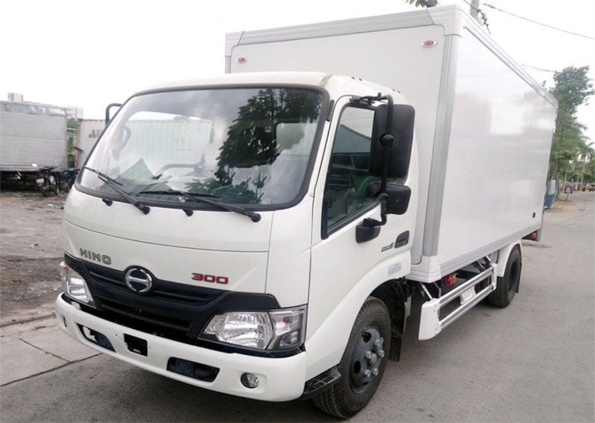 Hino 300 Series 2021 - Cần bán Hino 300 Series đời 2021, màu trắng, nhập khẩu