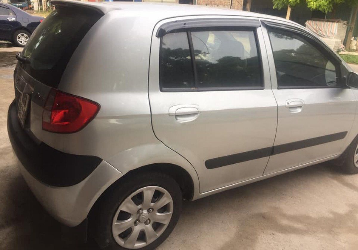 Hyundai Getz   1.1 MT 2009 - Cần bán gấp Hyundai Getz 1.1 MT năm sản xuất 2009, màu bạc 