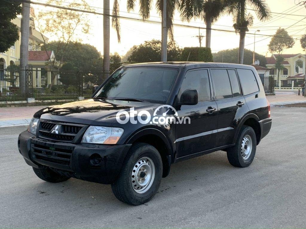 Mitsubishi Pajero 2004 - Bán ô tô Mitsubishi Pajero đời 2004, màu đen  