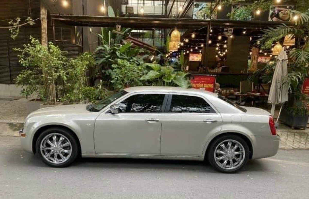 Chrysler 300C 2011 - Bán Chrysler 300C sản xuất năm 2011, màu bạc, nhập khẩu nguyên chiếc