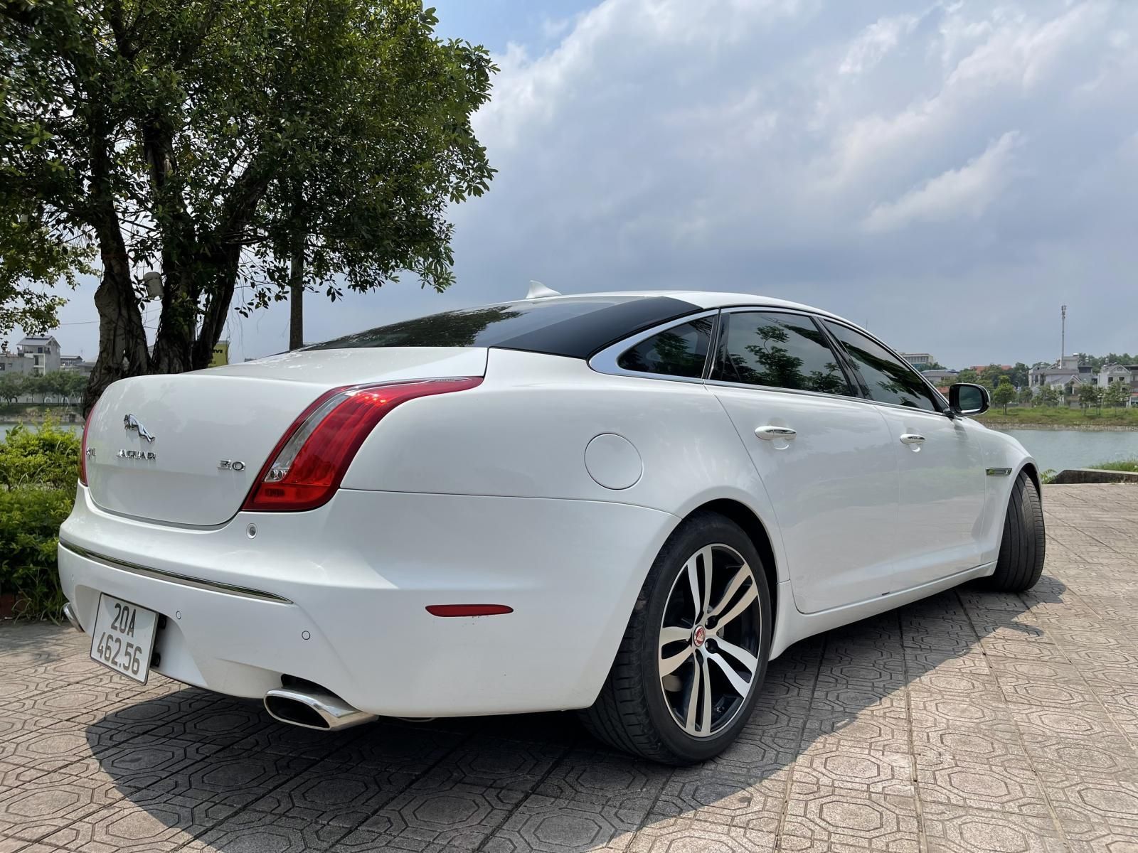 Jaguar XJL 2013 - Cần bán lại xe Jaguar XJL 3.0 Supercharged sản xuất năm 2013, nhập Anh cực mới