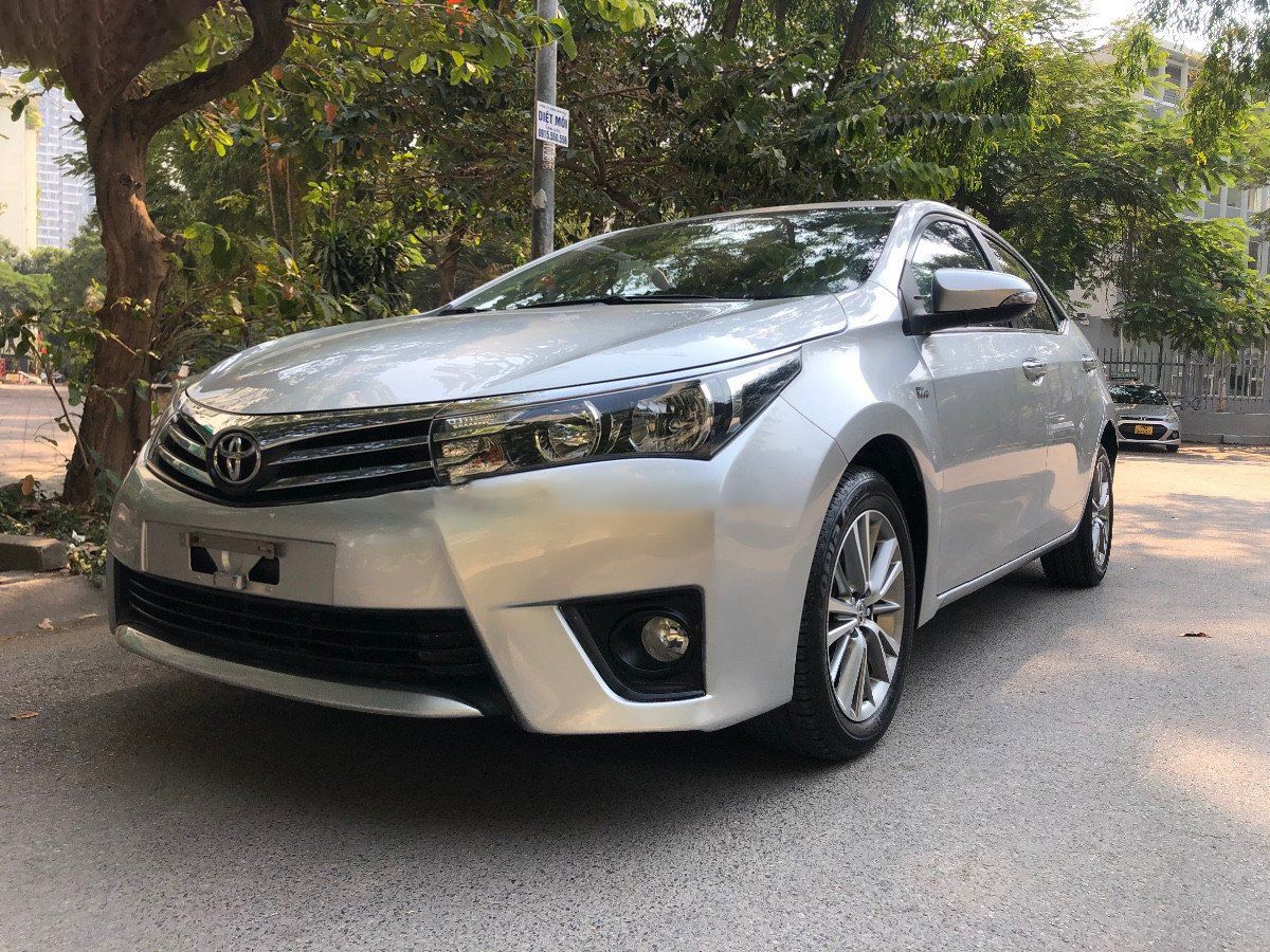 Toyota Corolla  1.8 G  2017 - Cần bán gấp Toyota Corolla Altis 1.8 G 2017, màu bạc xe gia đình