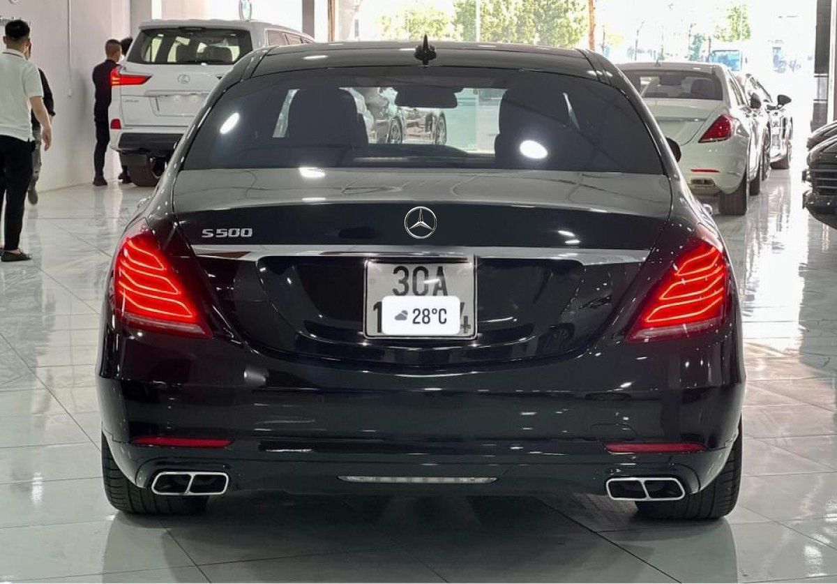 2013 - Cần bán xe Mercedes S500 sản xuất năm 2013, màu đen, xe nhập