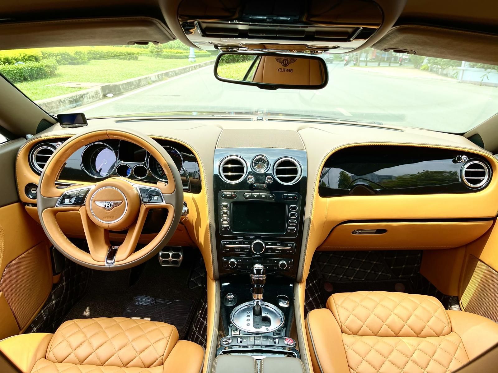 Bentley Continental 2008 - 2 cửa, hàng độc hiếm, mua mới 2008, lăn bánh 24 tỷ, dòng cao cấp