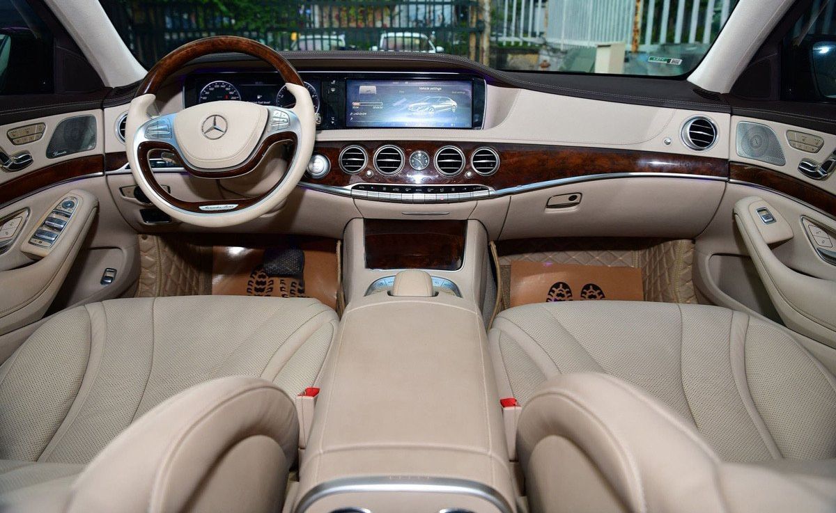 2014 - Bán Mercedes năm 2014, màu đen còn mới