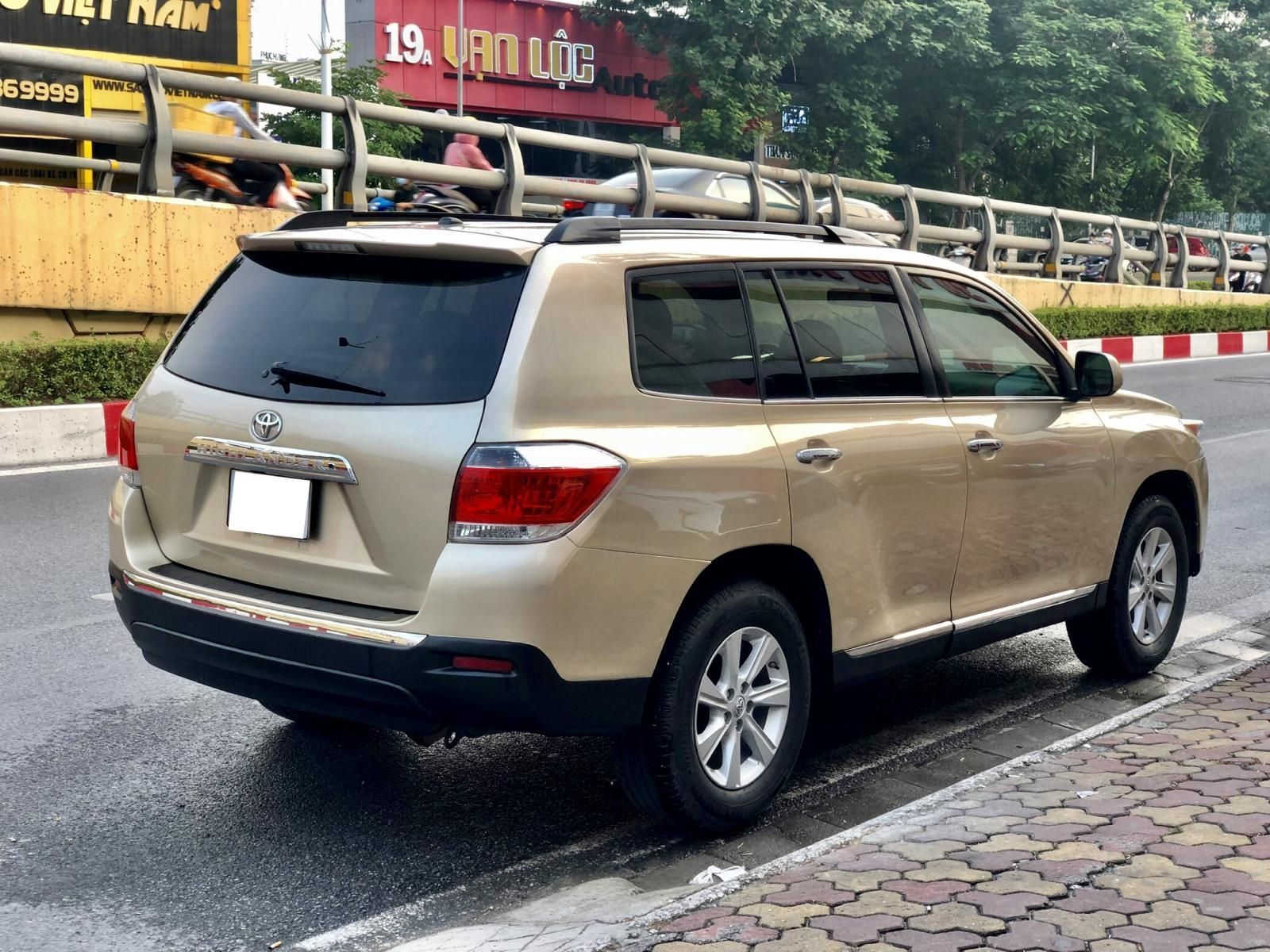 Toyota Highlander LE 2011 - Bán Toyota Highlander LE năm 2011, giá chỉ 760 triệu