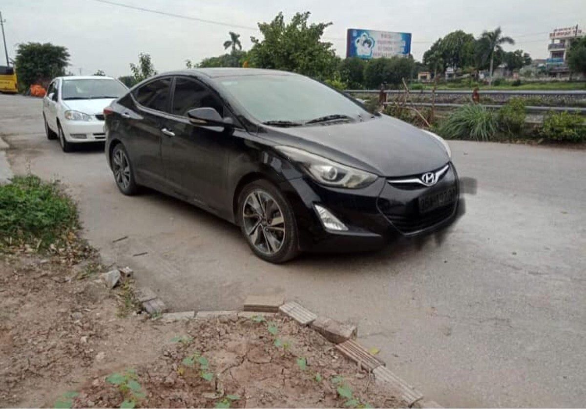 Hyundai Elantra   1.6 AT 2014 - Bán ô tô Hyundai Elantra 1.6 AT đời 2014, màu đen, nhập khẩu