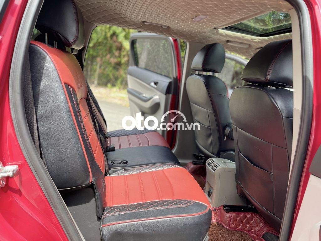 Chevrolet Orlando 2016 - Bán Chevrolet Orlando LTZ sản xuất năm 2016, màu đỏ xe gia đình