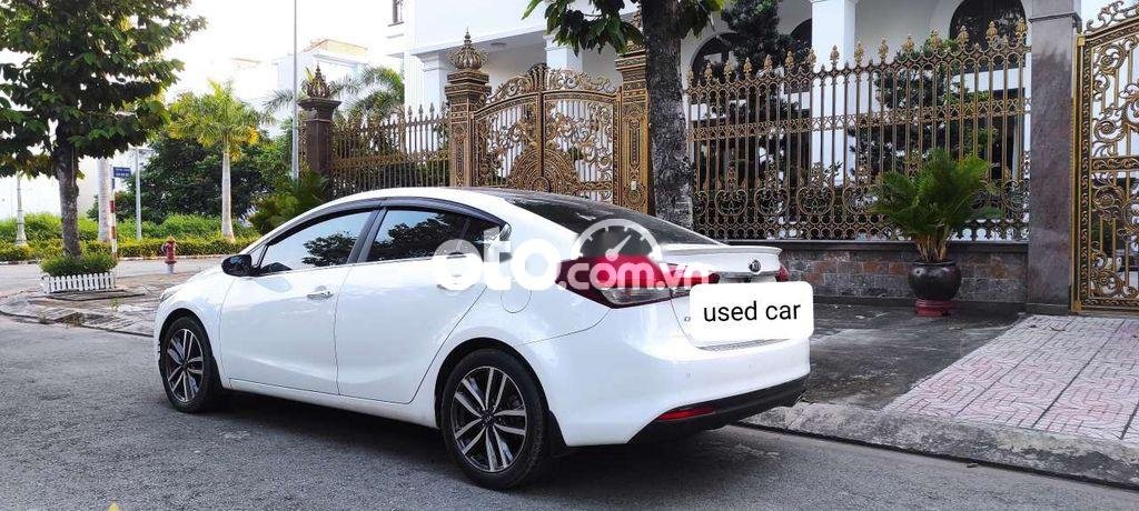 Kia Cerato 2017 - Bán ô tô Kia Cerato sản xuất năm 2017, màu trắng, giá tốt