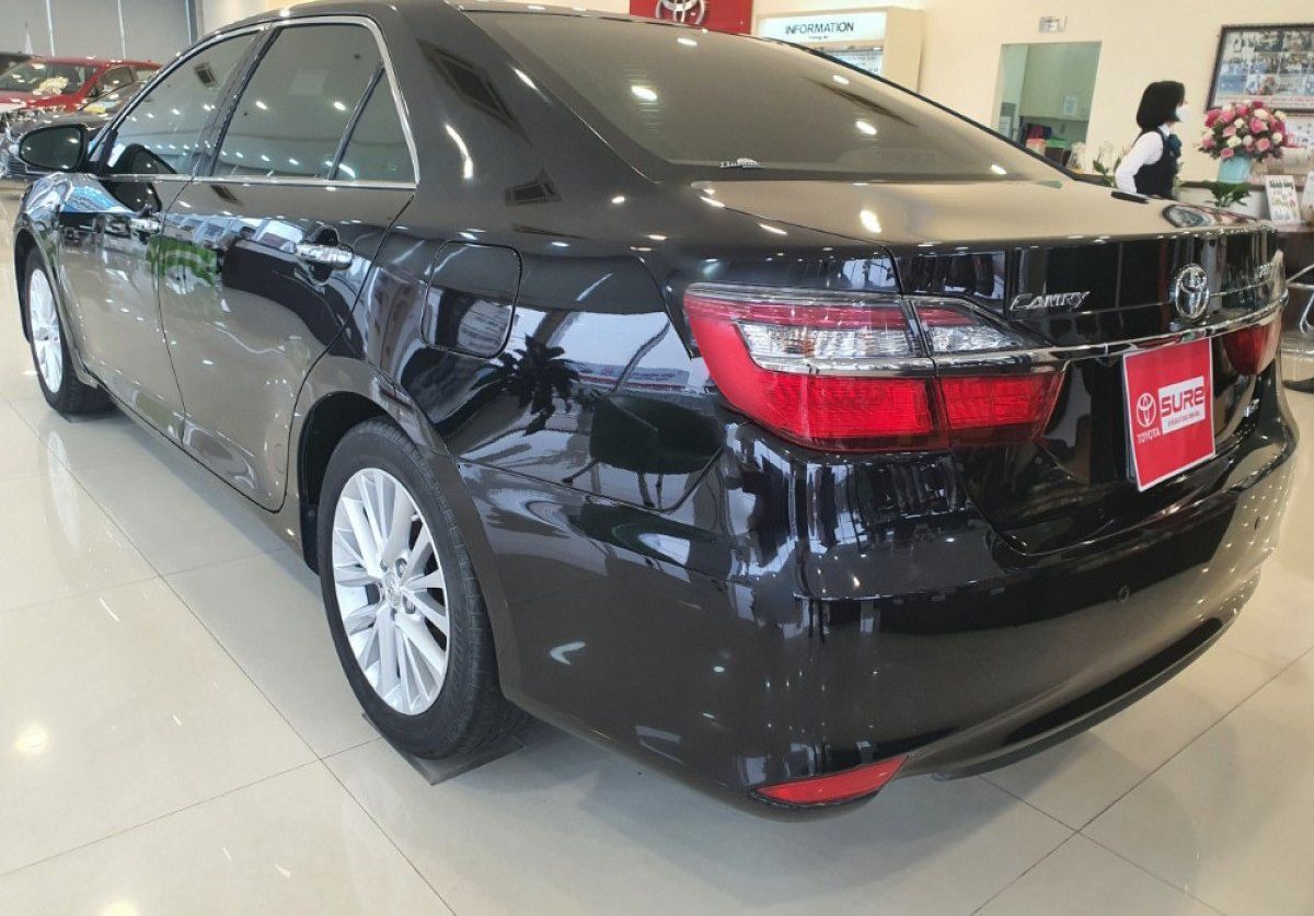 Toyota Camry   2.0E 2018 - Bán Toyota Camry 2.0E năm 2018, màu đen, giá tốt