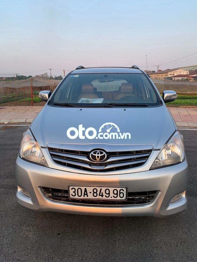 Toyota Innova  V  2009 - Cần bán xe Toyota Innova V đời 2009, màu bạc số tự động