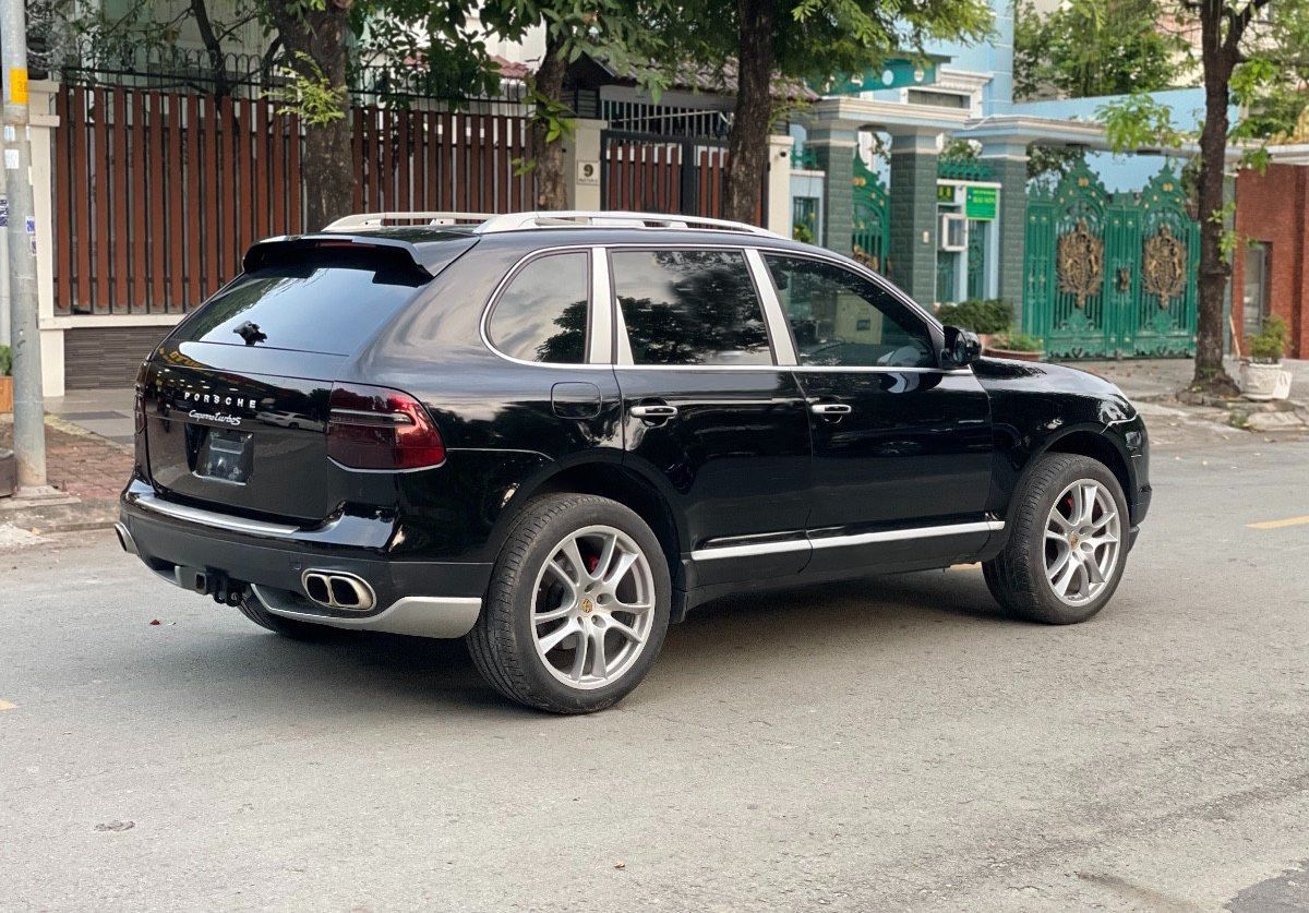 Porsche Cayenne 2010 - Bán Porsche Cayenne sản xuất 2010, màu đen, xe nhập