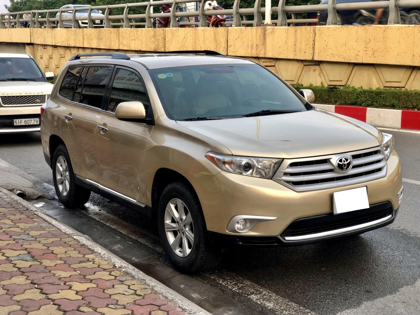 Toyota Highlander LE 2011 - Bán Toyota Highlander LE năm 2011, giá chỉ 760 triệu