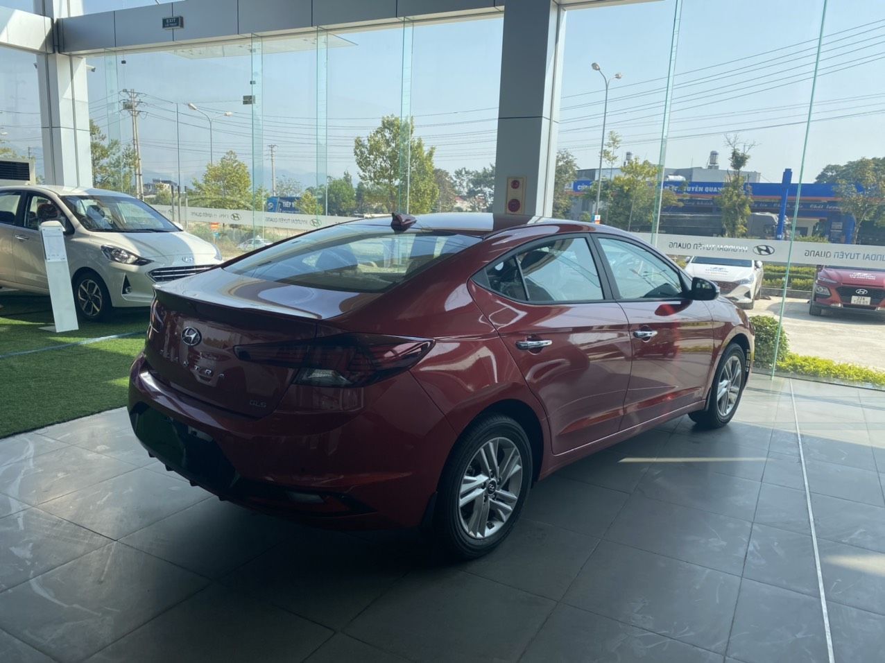 Hyundai Elantra 2021 - Hyundai Elantra 2021, giá tốt nhất miền Bắc, giảm 50 triệu trừ thẳng và giá, hỗ trợ 50% thuế trước bạ, sẵn xe giao ngay