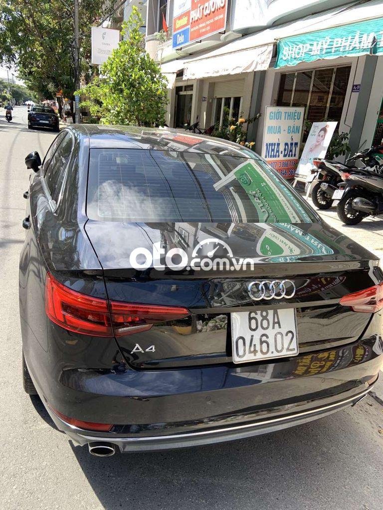 Audi A4 2016 - Bán Audi A4 sx 2016, màu đen còn mới