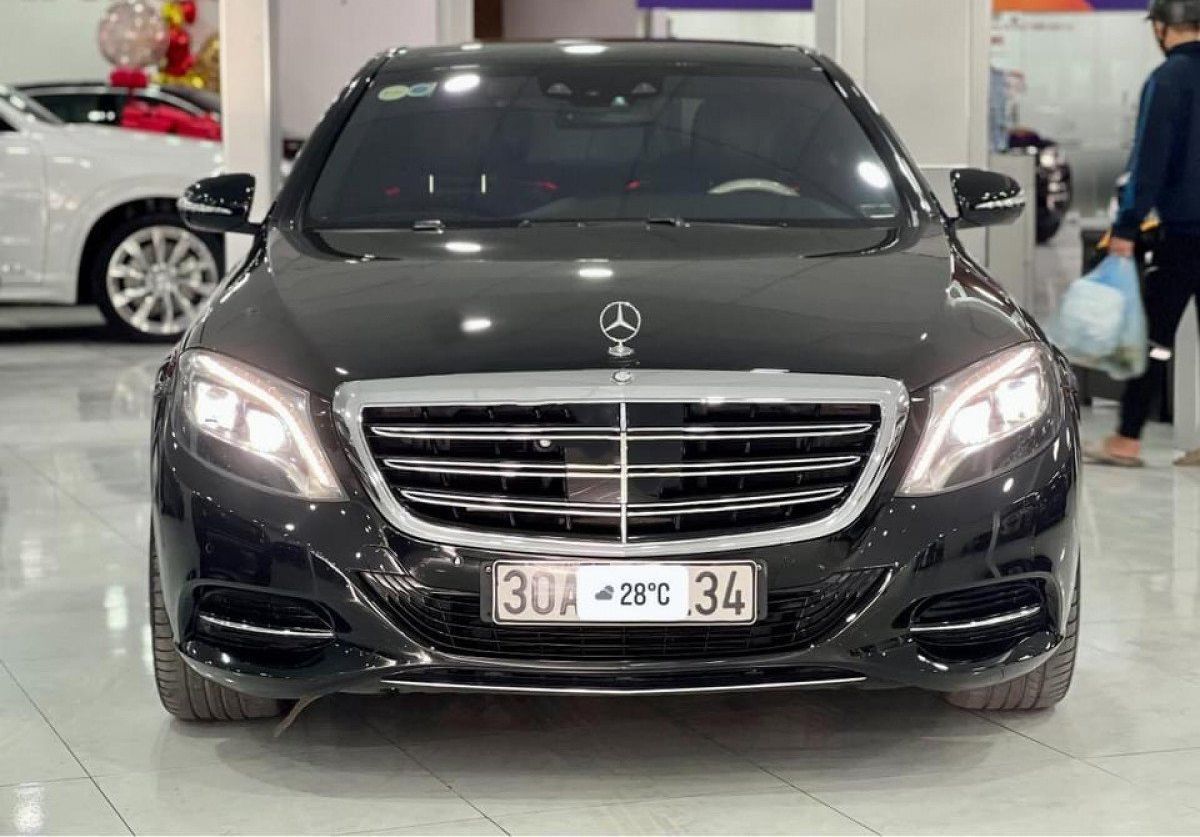 2013 - Cần bán xe Mercedes S500 sản xuất năm 2013, màu đen, xe nhập