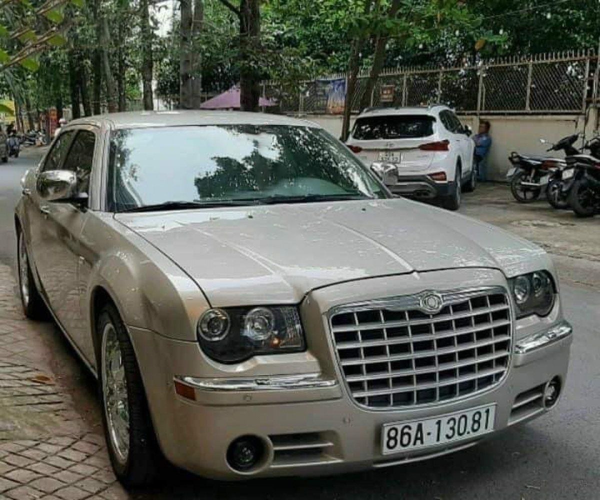 Chrysler 300C 2011 - Bán Chrysler 300C sản xuất năm 2011, màu bạc, nhập khẩu nguyên chiếc