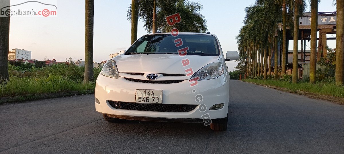 Toyota Sienna 2007 - Bán Toyota Sienna năm sản xuất 2007, màu trắng, nhập khẩu nguyên chiếc xe gia đình