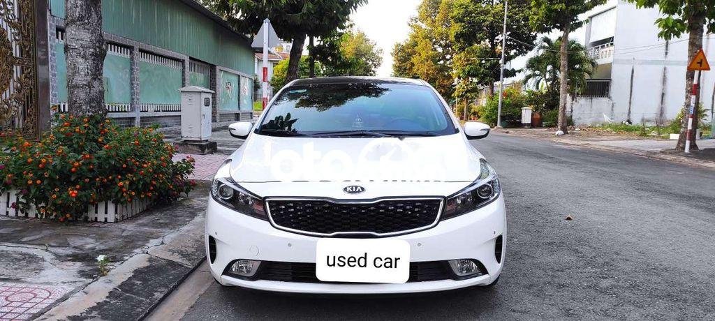 Kia Cerato 2017 - Bán ô tô Kia Cerato sản xuất năm 2017, màu trắng, giá tốt