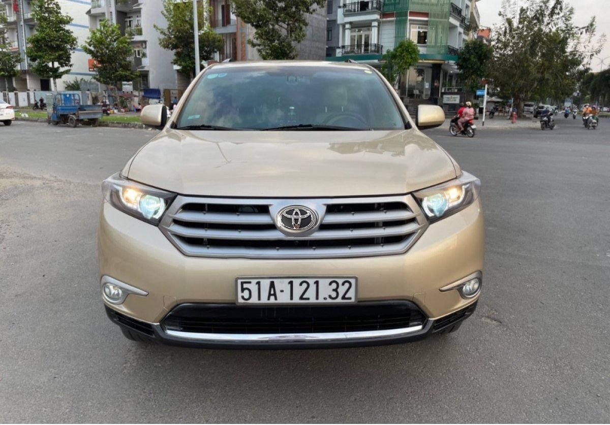 Toyota Highlander   SE 2011 - Bán Toyota Highlander SE đời 2011, xe nhập chính chủ, giá chỉ 860 triệu