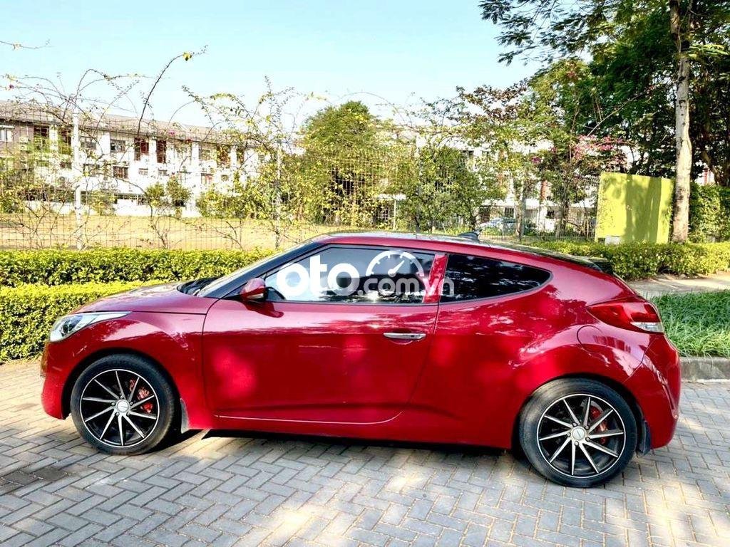 Hyundai Veloster  1.6 AT 2011 - Cần bán gấp Hyundai Veloster 1.6 AT đời 2011, màu đỏ, xe nhập  