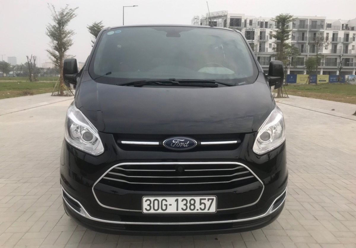 Ford Titanium 2.0 AT 2019 - Bán ô tô Ford Tourneo Titanium 2.0 AT sản xuất 2019, màu đen