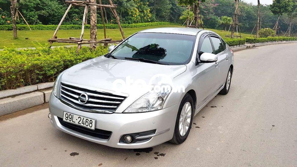 Nissan Teana   2.0 AT  2009 - Cần bán gấp Nissan Teana 2.0 AT năm sản xuất 2009, màu bạc, nhập khẩu