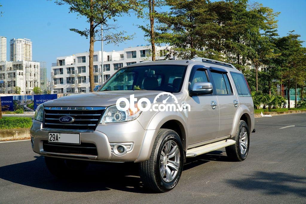 Ford Everest 2011 - Xe Ford Everest 2.0MT Ambiente năm sản xuất 2011, màu bạc, giá chỉ 389 triệu