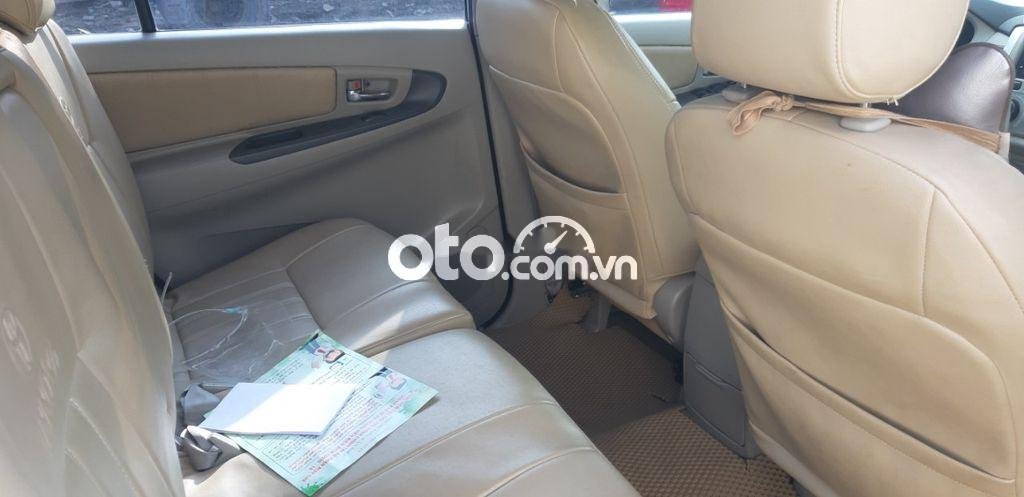 Toyota Innova 2.0G 2012 - Cần bán Toyota Innova 2.0G năm sản xuất 2012, màu bạc 