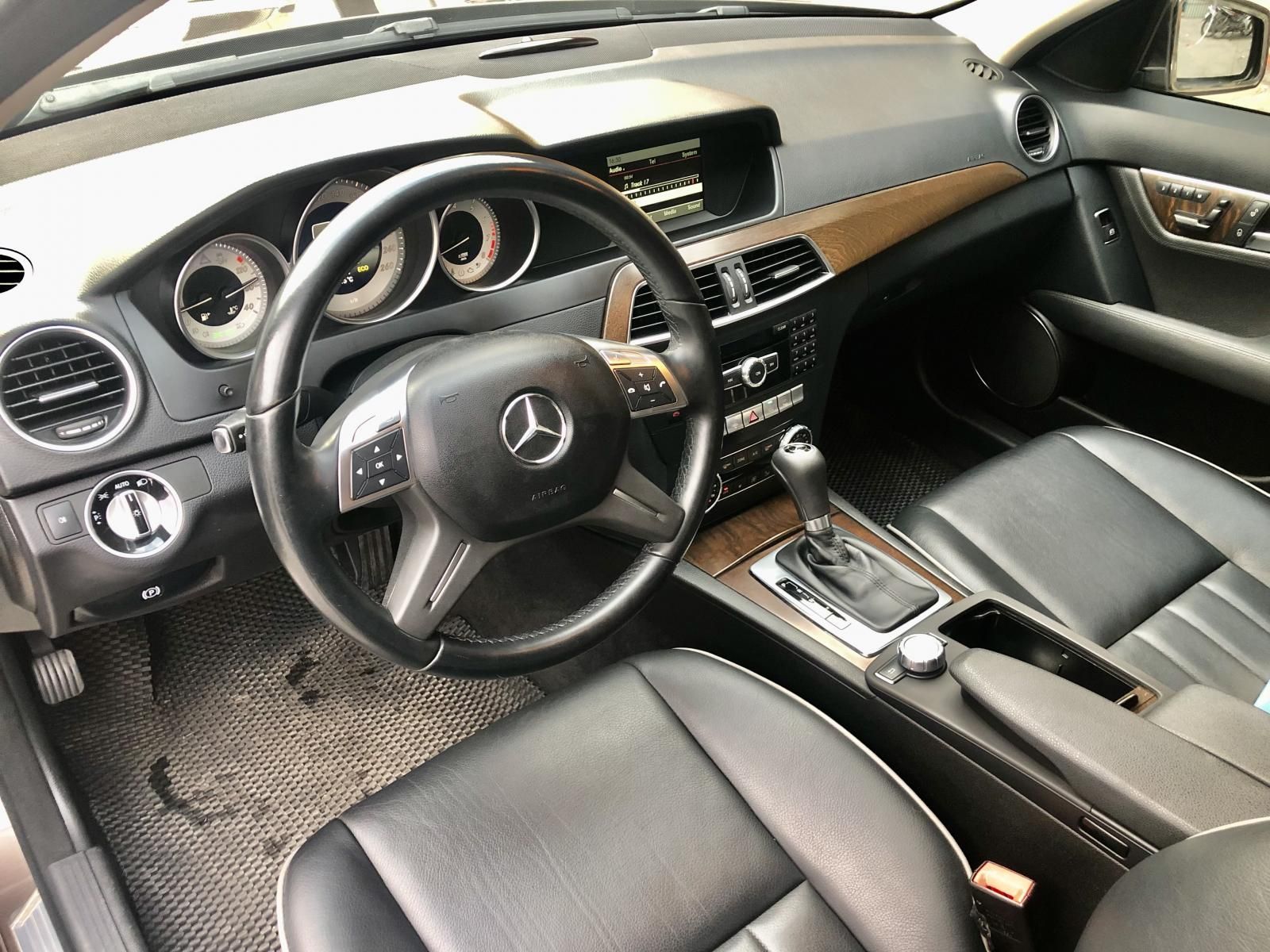 Mercedes-Benz C250 2014 - Bán xe Mercedes C250 Blue 2014 màu nâu nội thất đen