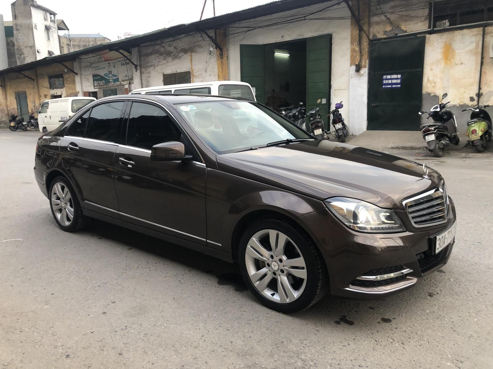 Mercedes-Benz C250 2014 - Bán xe Mercedes C250 Blue 2014 màu nâu nội thất đen