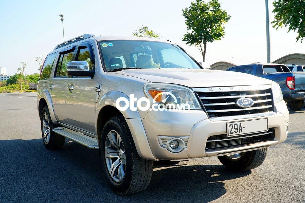 Ford Everest 2011 - Xe Ford Everest 2.0MT Ambiente năm sản xuất 2011, màu bạc, giá chỉ 389 triệu