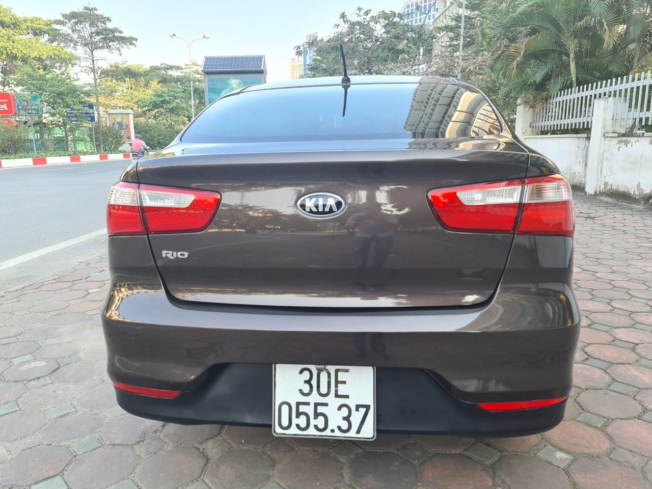 Kia Rio AT 2015 - Bán ô tô Kia Rio AT năm 2015, màu nâu, giá chỉ 385 triệu