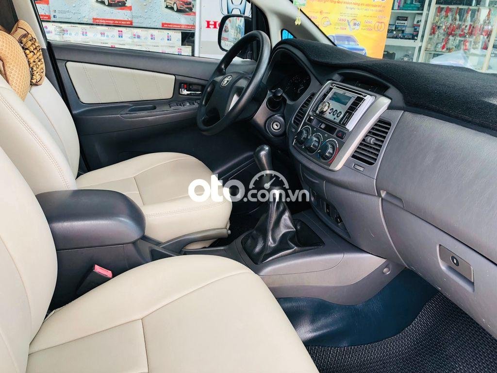 Toyota Innova  E 2012 - Cần bán lại xe Toyota Innova E đời 2012, nhập khẩu nguyên chiếc, 325tr