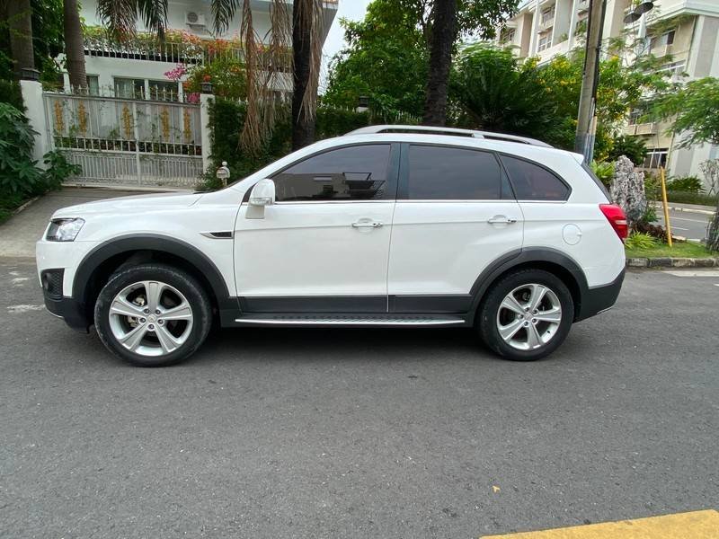 Chevrolet Captiva 2015 - Bán ô tô Chevrolet Captiva LTZ năm sản xuất 2015, màu trắng còn mới, 480 triệu