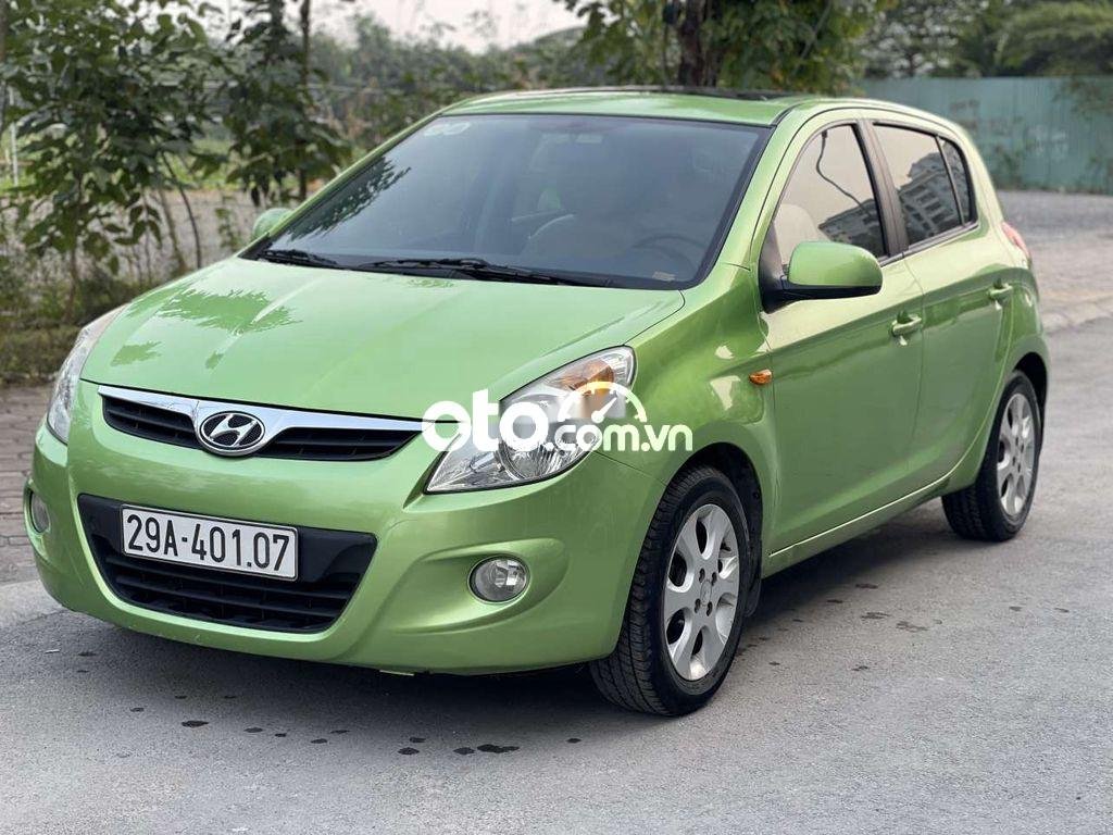 Hyundai i20  AT   2011 - Bán Hyundai i20 AT đời 2011, nhập khẩu nguyên chiếc số tự động