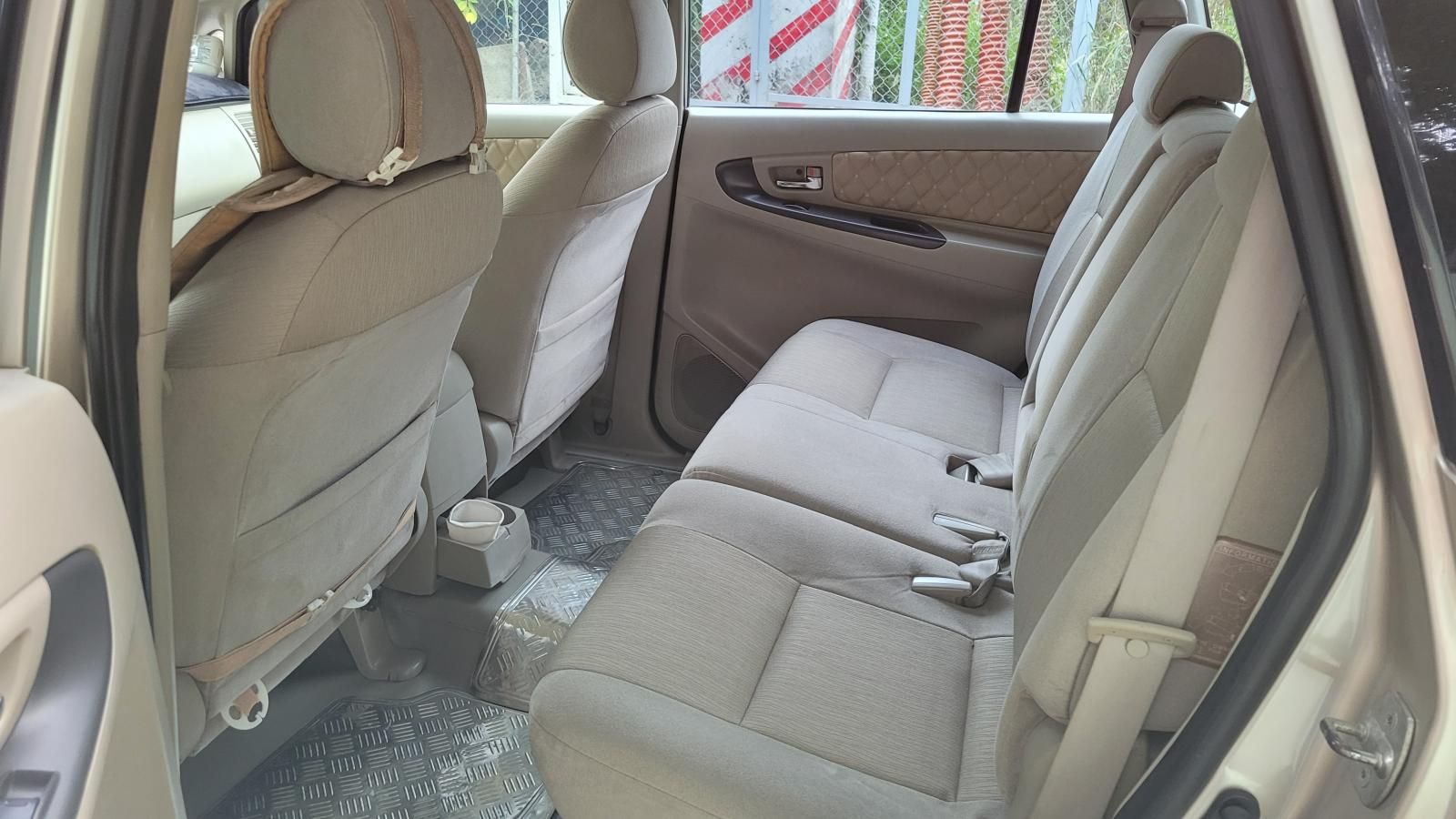 Toyota Innova E 2014 - Cần bán xe Toyota Innova E sản xuất 2014 nhập khẩu, giá chỉ 340tr