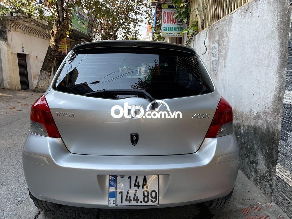 Toyota Yaris Verso    2010 - Cần bán gấp Toyota Yaris Verso sản xuất năm 2010, màu bạc, nhập khẩu  