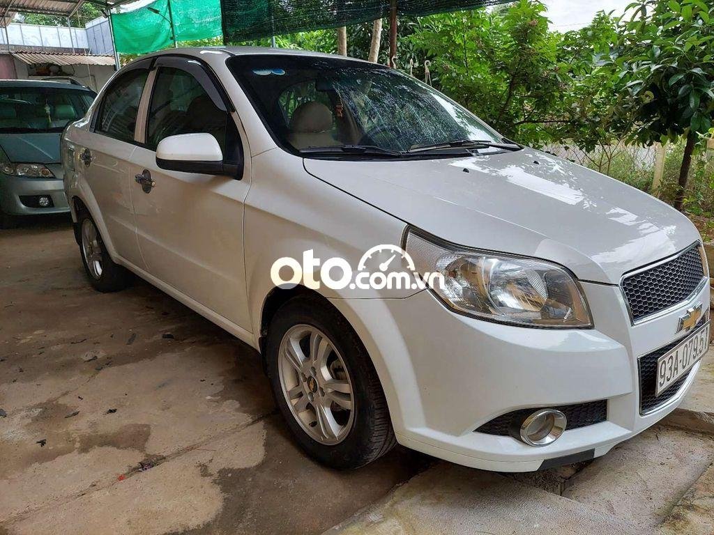 Chevrolet Aveo    2017 - Xe Chevrolet Aveo năm sản xuất 2017, màu trắng 